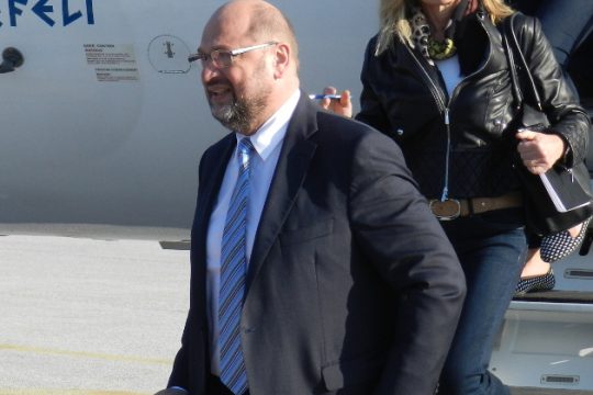 Ανακατανομή προσφύγων προτείνει ο Μ. Σουλτς