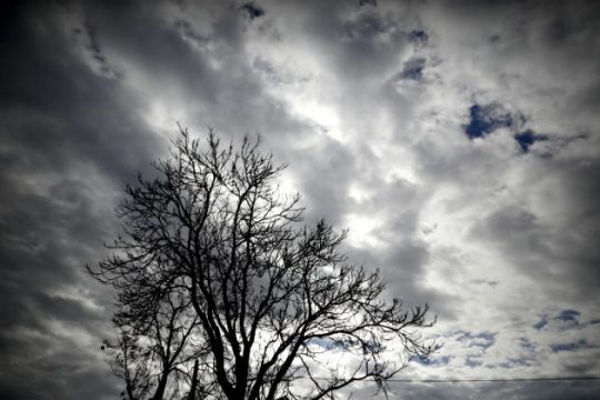 Νεφώσεις με τοπικές βροχές και καταιγίδες