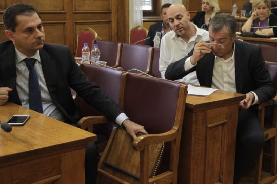 Νέο «χτύπημα» Θεοχάρη
