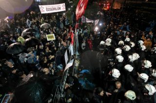 Ο Ερντογάν φιμώνει και… δεν ντρέπεται γι’ αυτό