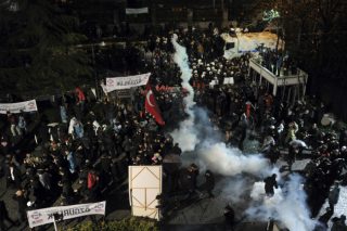 ΕΣΗΕΑ: Νέο πλήγμα κατά της ελευθερίας του Τύπου στην Τουρκία