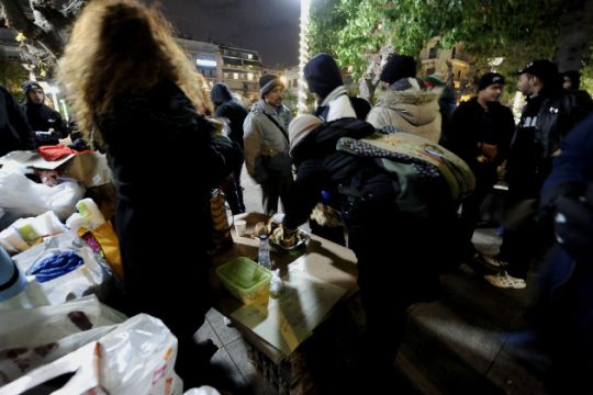 Χωρίς ΦΠΑ τα τρόφιμα για δωρεές προς τους πρόσφυγες