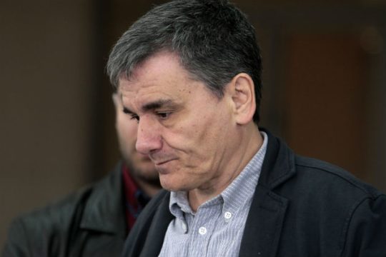 «Ανοιχτό» και το ασφαλιστικό, αναχωρούν οι δανειστές