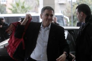 Τα 4 καυτά θέματα στις συζητήσεις με τους δανειστές