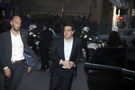 ΔΟΛ, Βγενόπουλος και Κουμουτσάκος στο μενού