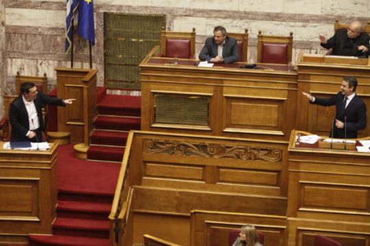 «Πόρτα» στη «γαλάζια» εξεταστική από το Μαξίμου