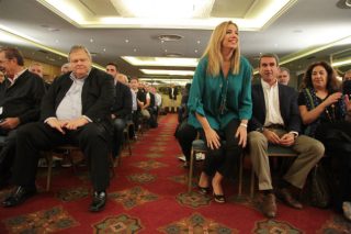 Διπλή εμπλοκή για Βενιζέλο