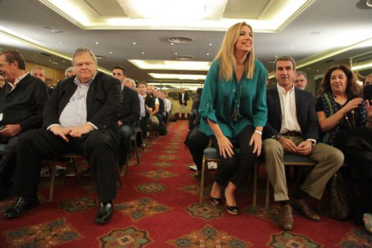 Διπλή εμπλοκή για Βενιζέλο