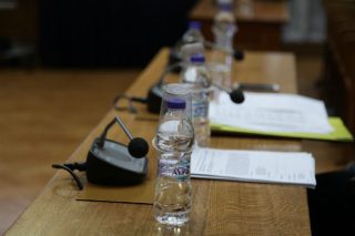 Προεξοφλούν πριν ακούσουν