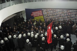 Τα ελεύθερα Μέσα δεν φιμώνονται!
