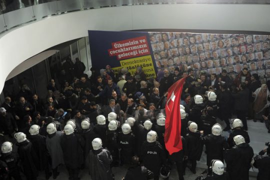 Τα ελεύθερα Μέσα δεν φιμώνονται!