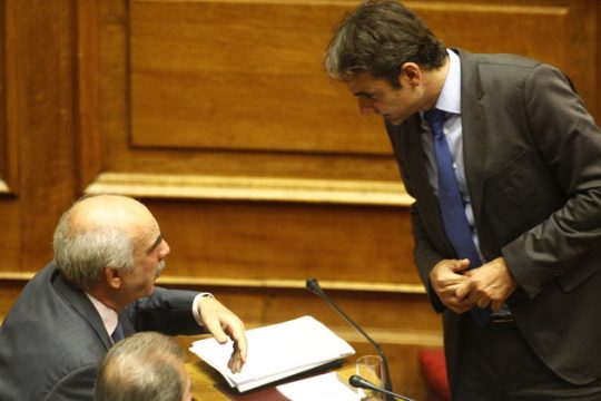 Μετά την ΟΝΝΕΔ ανάβουν φωτιές στελέχη της ΔΑΚΕ