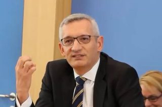 Το Βερολίνο στηρίζει το ΔΝΤ