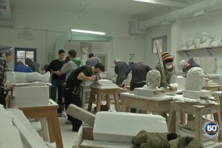 Τέχνη και τρέλα σ’ ένα νησί ιερό
