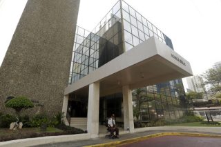 Πάθη Εαρος στις καρδιές… με τραύμα