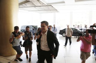 Με όπλο τη Eurostat πολεμάει η κυβέρνηση