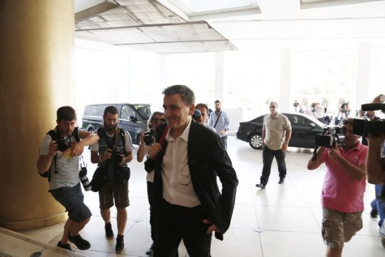 Με όπλο τη Eurostat πολεμάει η κυβέρνηση