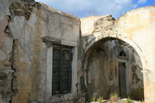 Ενα στολίδι για γκρέμισμα