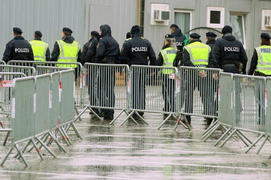 Αυστηρά μέτρα για το άσυλο υιοθετεί η Αυστρία
