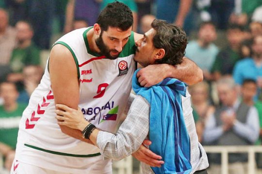 Η πρώτη κίνηση
