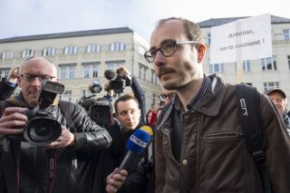 «Πνίγουν» όσους κελαηδούν για σκάνδαλα