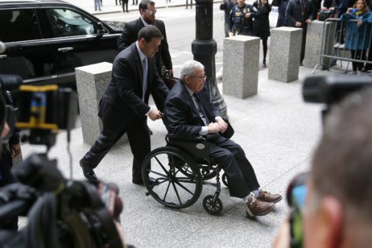 Από την προεδρία της αμερικανικής βουλής στη φυλακή