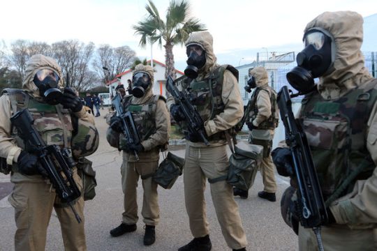 «Ράμπο» με πολιτικά στα γαλλικά τρένα!