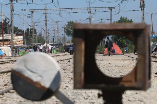 Διανομή… ταξιδιωτικών φυλλαδίων