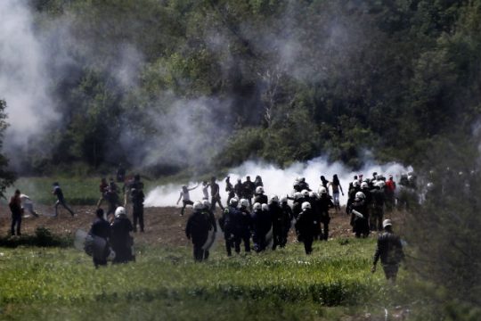 Αποκλιμάκωση της έντασης στην Ειδομένη