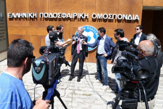 Όλα δείχνουν «στρίμωγμα» της ΕΠΟ