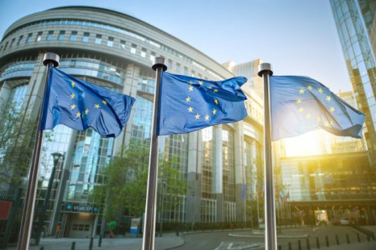 Η Ε.Ε. χρηματοδοτεί συνέδριο Ευρωπαίων ακροδεξιών