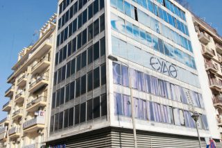 Κεκλεισμένων των θυρών το «δωράκι» στους εργολάβους