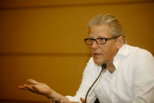 Παραίτηση Φαμπρ λόγω «εχθρικού καλλιτεχνικού περιβάλλοντος»