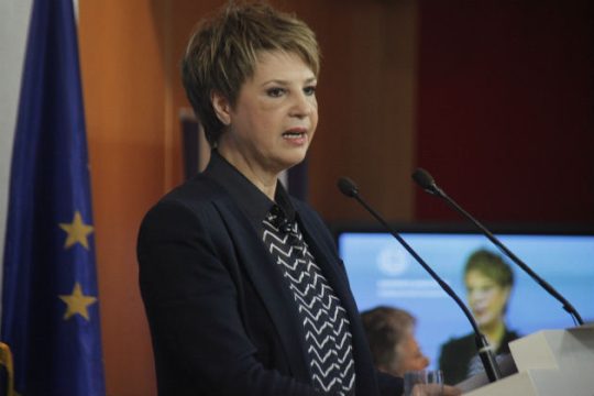 Νέες κυβερνητικές βολές κατά Μητσοτάκη
