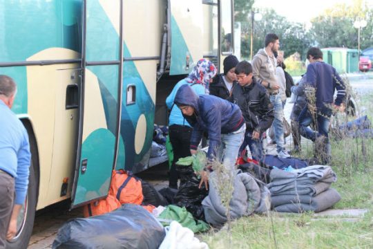 Αναχωρώντας για κέντρα φιλοξενίας
