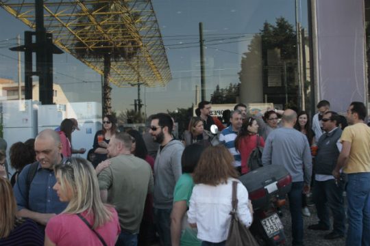 Δυναμική διαμαρτυρία έξω από την «Ηλεκτρονική»