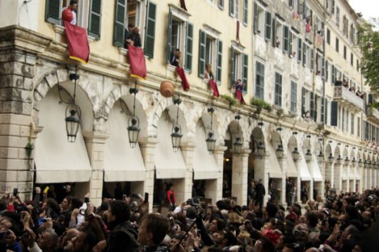 Τα έθιμα του Πάσχα στις γωνιές της Ελλάδας