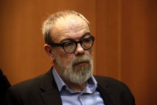 Ικανοποίηση στην κυβέρνηση για τη μεταφορά προσφύγων