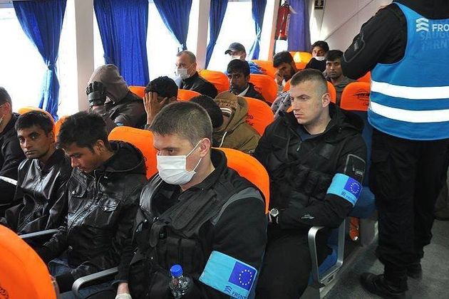 Απέλαση με αντιδράσεις