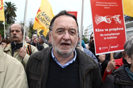 Παν. Λαφαζάνης: «Ο Τσίπρας θα φύγει νύκτα από τη χώρα…»