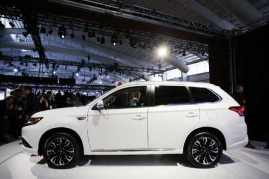 Και η Mitsubishi παραποίησε στοιχεία οχημάτων της