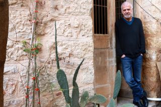 «Βλέπω το θέατρο ως σχολείο ταπεινότητας»