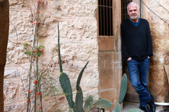 «Βλέπω το θέατρο ως σχολείο ταπεινότητας»