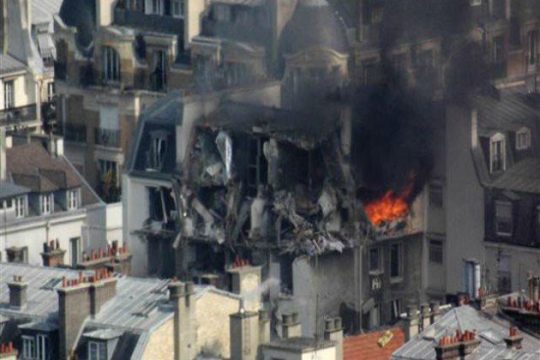 Ισχυρή έκρηξη σε κτίριο του Παρισιού
