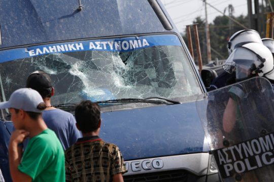 Τραυματισμός πρόσφυγα στην Ειδομένη από όχημα της αστυνομίας