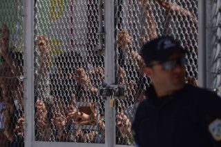 Οι «παράπλευρες απώλειες» μιας απάνθρωπης συμφωνίας