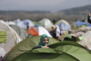 Μια συμφωνία που «μπάζει» από παντού