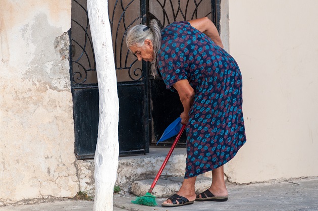 Να φύγετε, να πάτε αλλού…