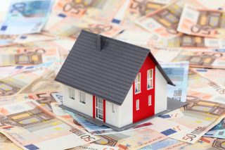 Προς διετή προστασία πρώτης κατοικίας