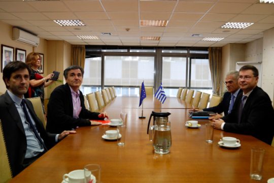 Οι προϋποθέσεις για να ανοίξει το θέμα της ελάφρυνσης χρέους